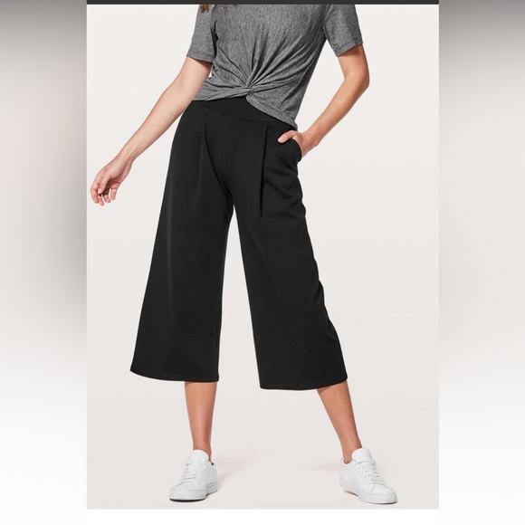 lululemon athletica Pants - Lululemon can you feel the pleat crop 21”